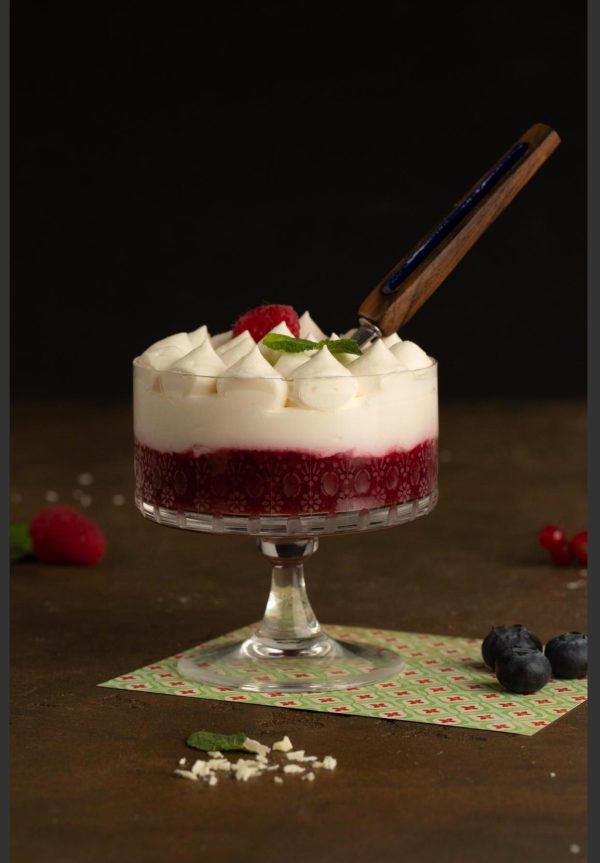 Mousse cu ciocolată și fructe de pădure